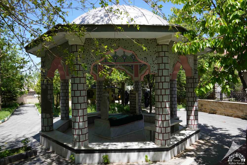 Müştak Baba Türbesi - Muş