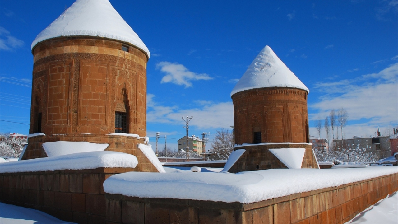 Çifte Kümbetler - Bitlis