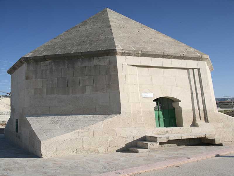 Hıdırlık Kümbeti / Dörtayak Türbesi - Burdur