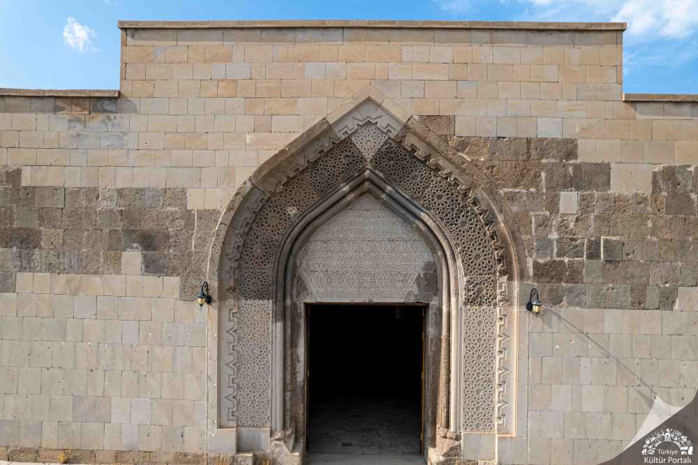 Harmandöven (Ejder) Kervansarayı - Iğdır