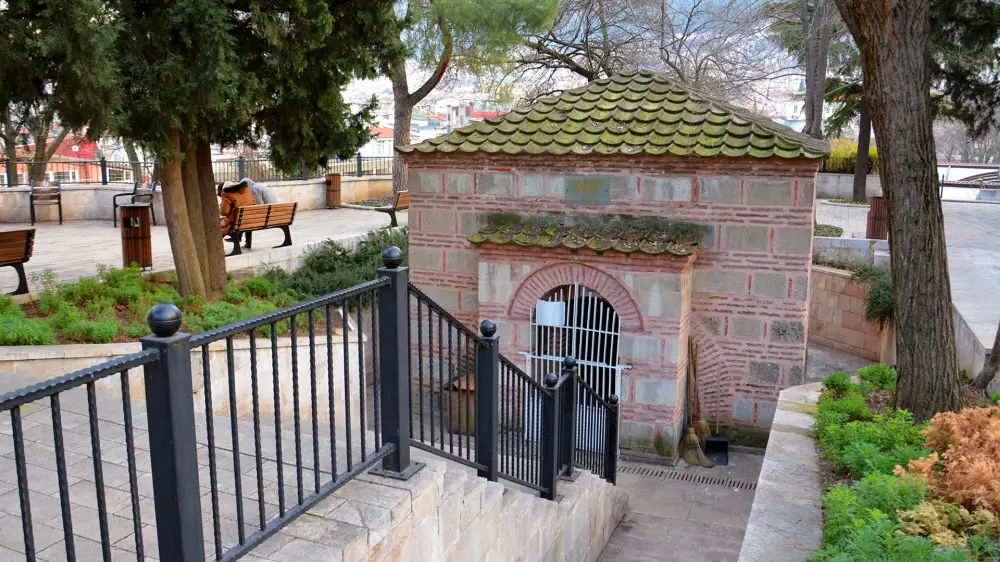 Okçu Baba Türbesi - Bursa