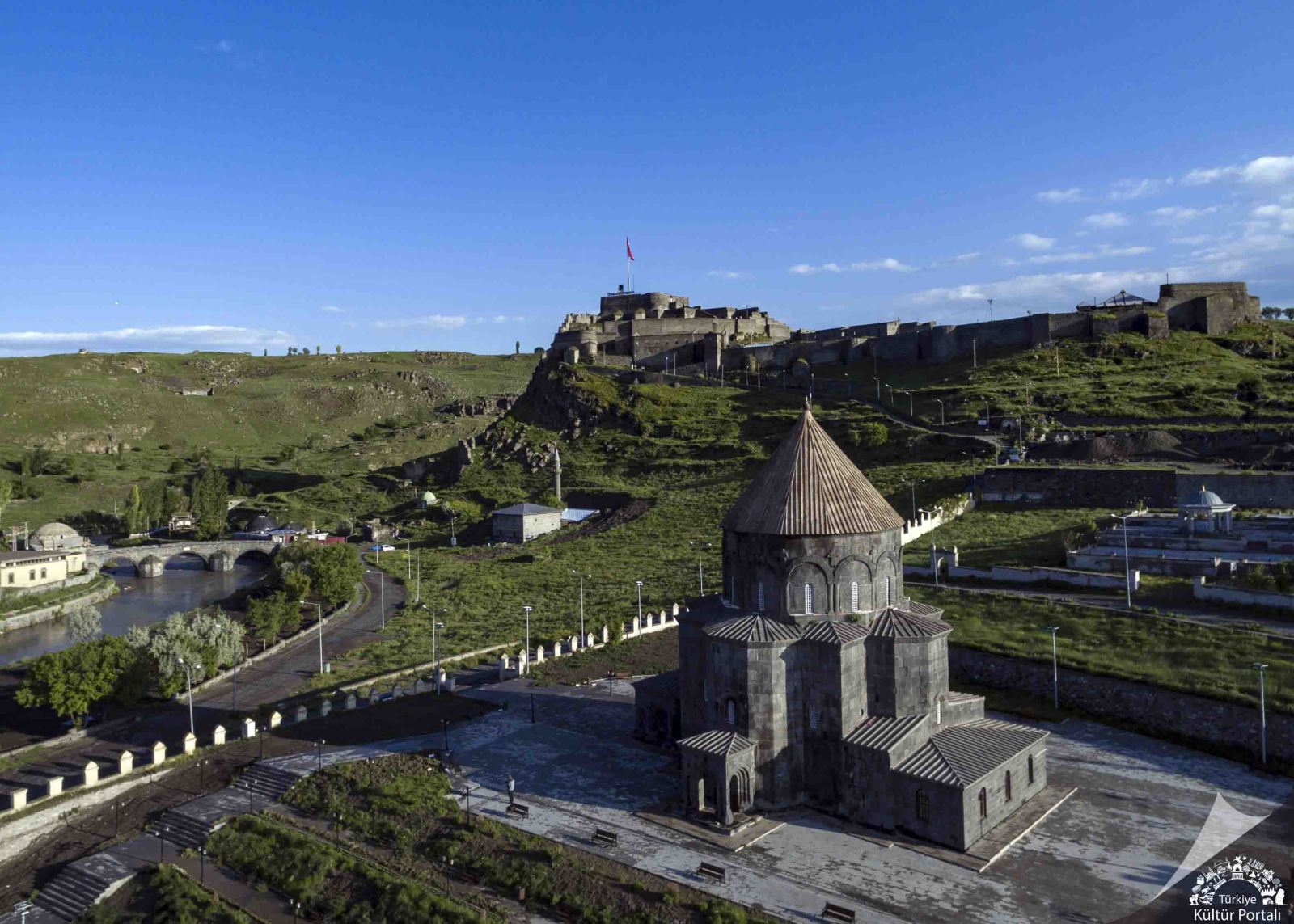 Kümbet Camisi - Kars
