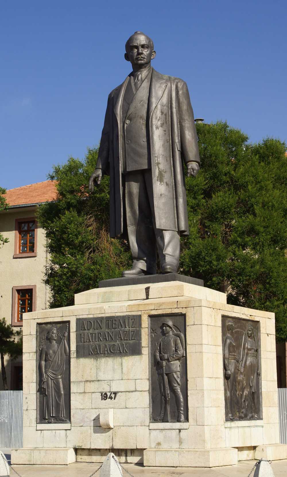 İnönü Heykeli - Malatya