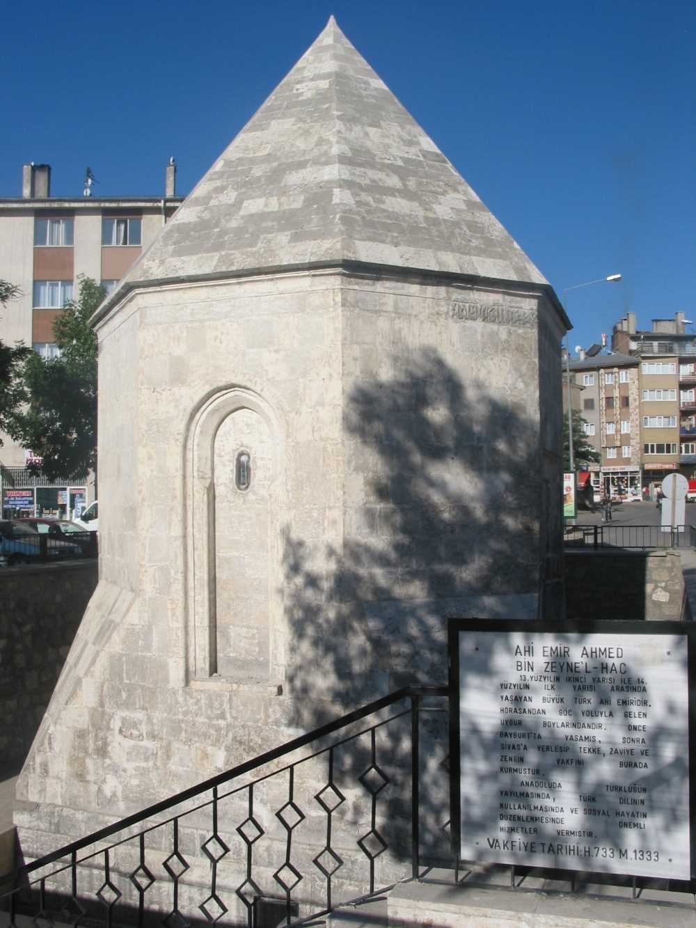 Ahi Emir Ahmed Kümbeti - Sivas