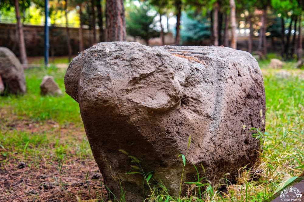 Karakoyunlu Koçbaşlı Açık Hava Müzesi - Iğdır