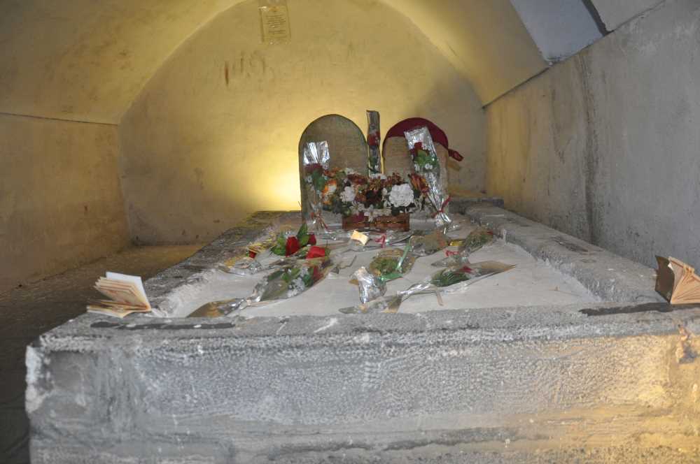 Mem U Zin Türbesi - Şırnak