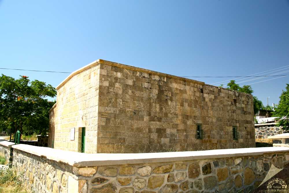 Ahi Musa Mescidi Ve Türbesi - Elazığ