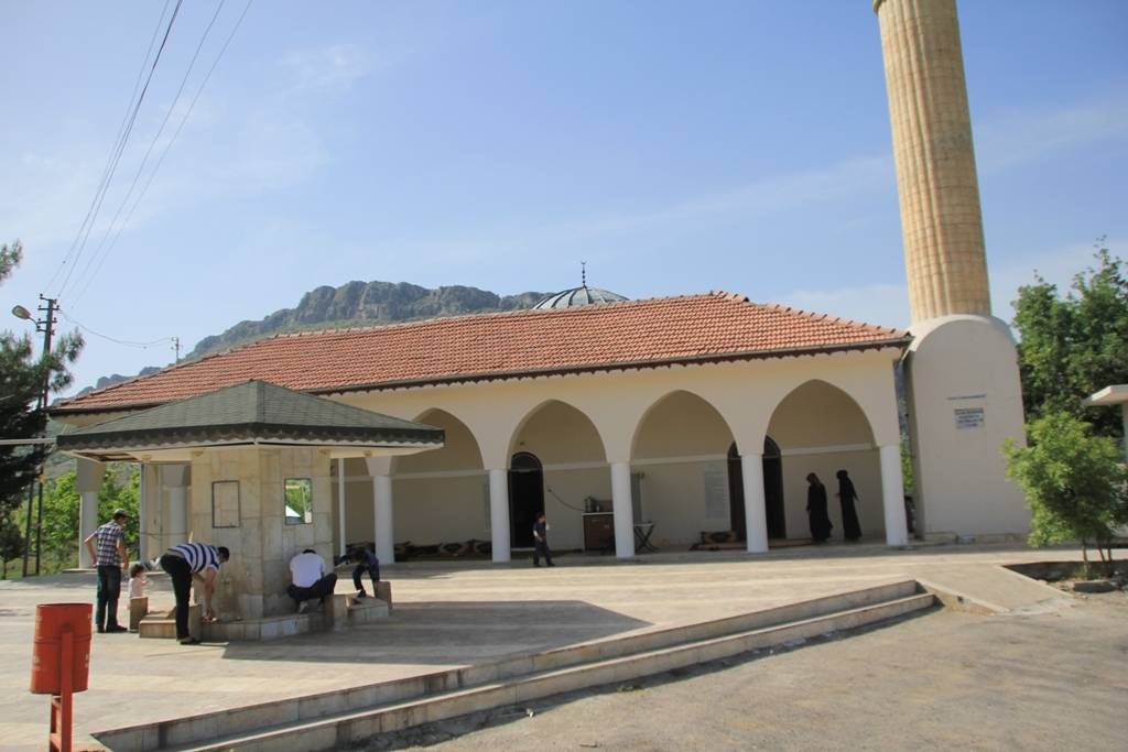 Üzeyir Peygamber Türbesi - Adıyaman