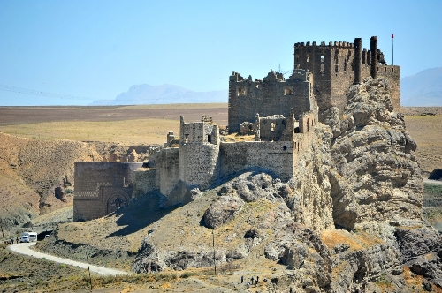 Aşağı Ve Yukarı Anzaf Kaleleri - Van