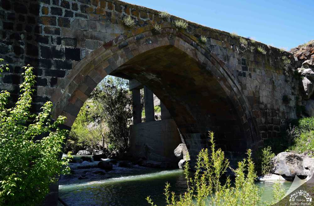 Hatun Köprüsü - Muş