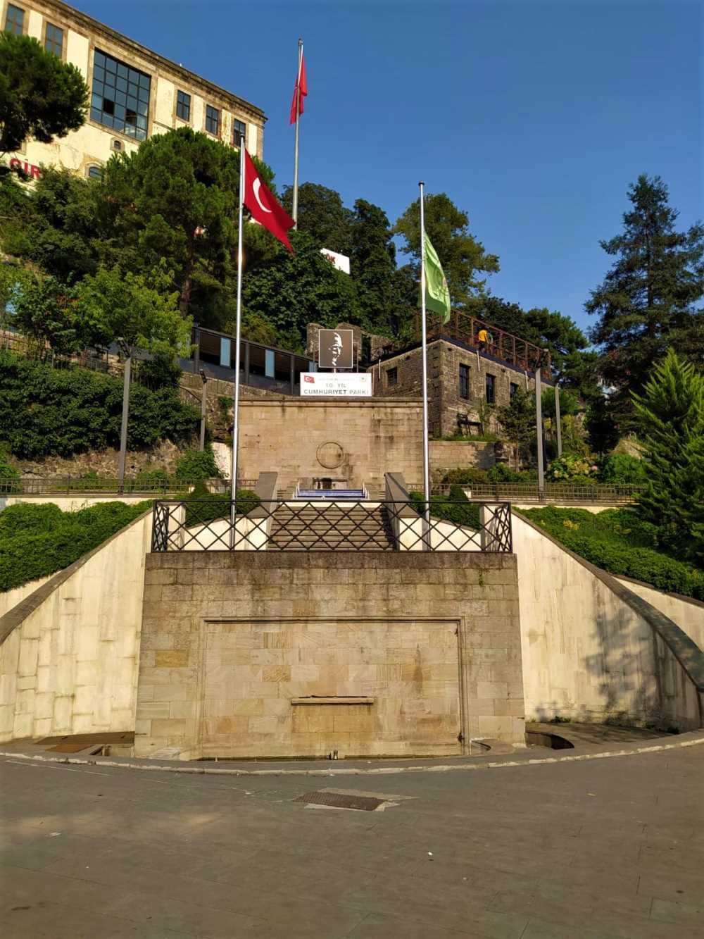 Onuncu Yıl Anıtı - Giresun