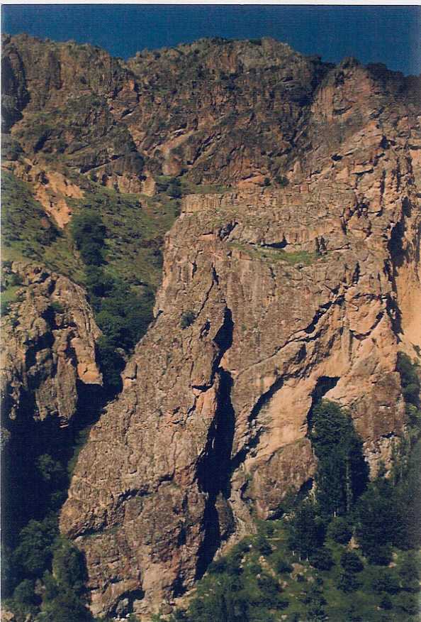 Gelin Odaları Ve Mağaraları - Tunceli