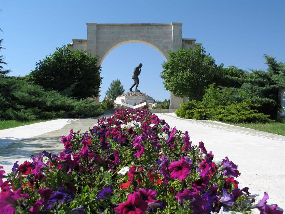 Büyük Taarruz Şehitliği Ve Mustafa Kemal Atatürk Anıtı - Afyonkarahisar