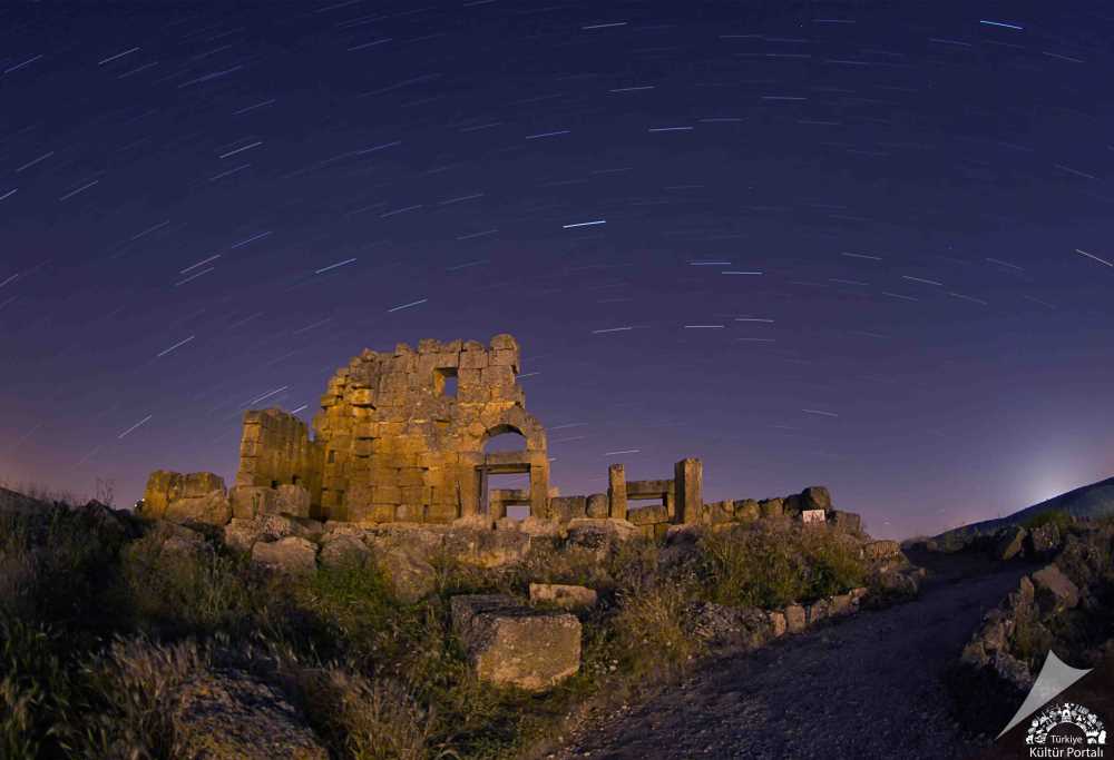 Zerzevan Kalesi Ve Mithras Kutsal Alanı - Diyarbakır