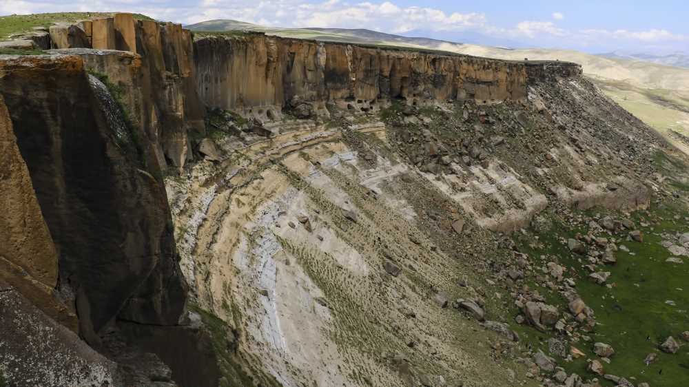 Meya Mağaraları - Ağrı