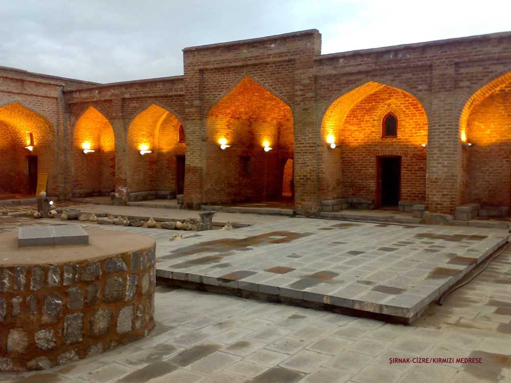 Kırmızı Medrese - Şırnak